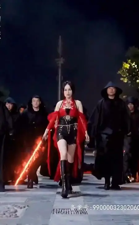 《龙神归来震慑万物》：东方奇幻史诗？还是家庭喜剧大乱炖？